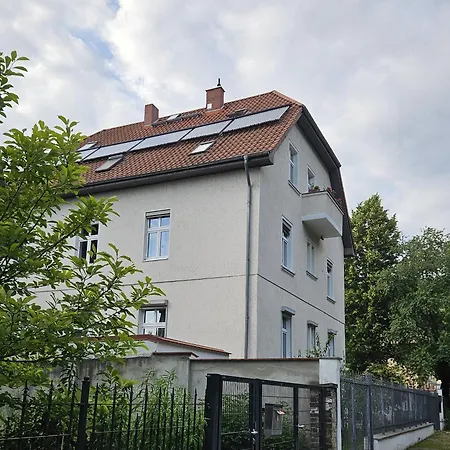 Mondaenes Nahe Alex In Villenlage * Berlín