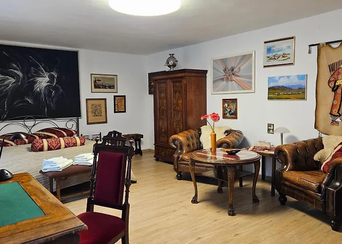 Mondaenes Nahe Alex In Villenlage Berlín