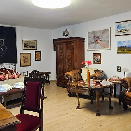 Mondaenes Nahe Alex In Villenlage Berlino